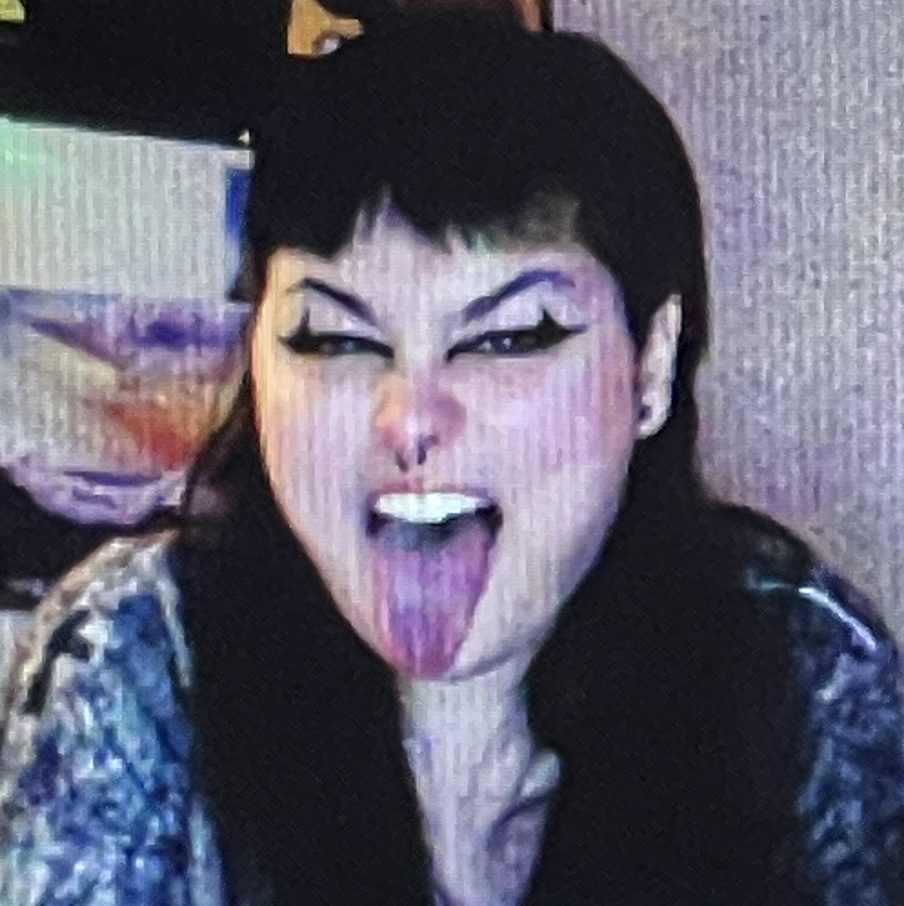 @laceykindasucks avatar