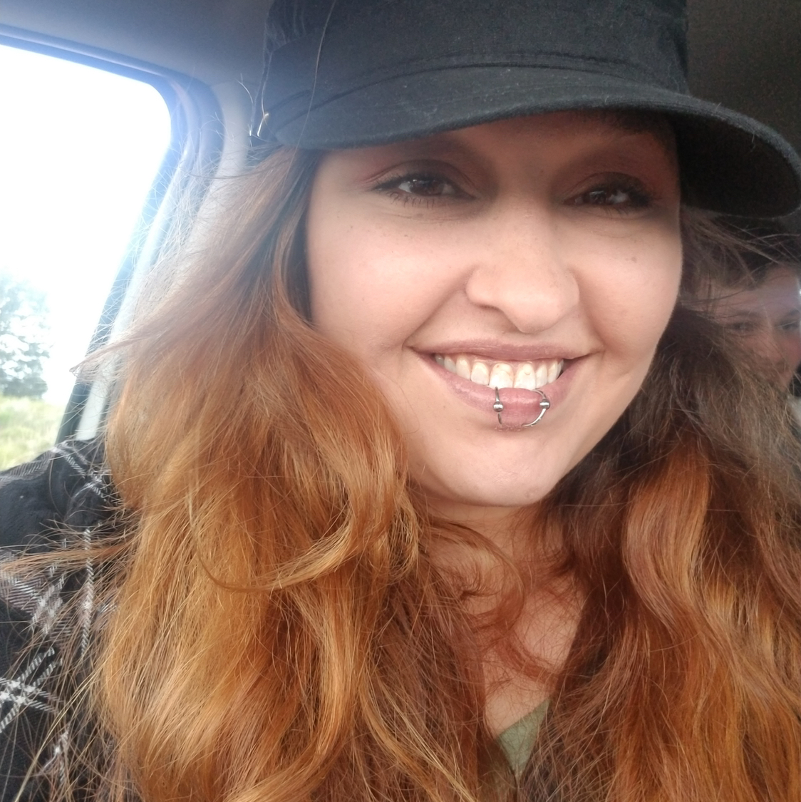 @Nidz_letz_em_live avatar