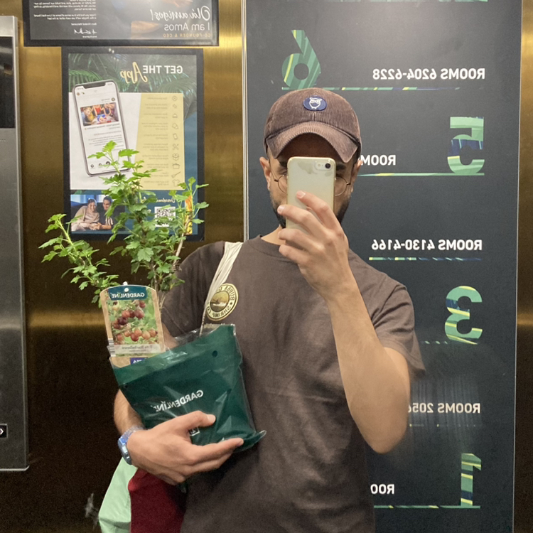 Avatar for @harryhayri on Greg, the plant care app