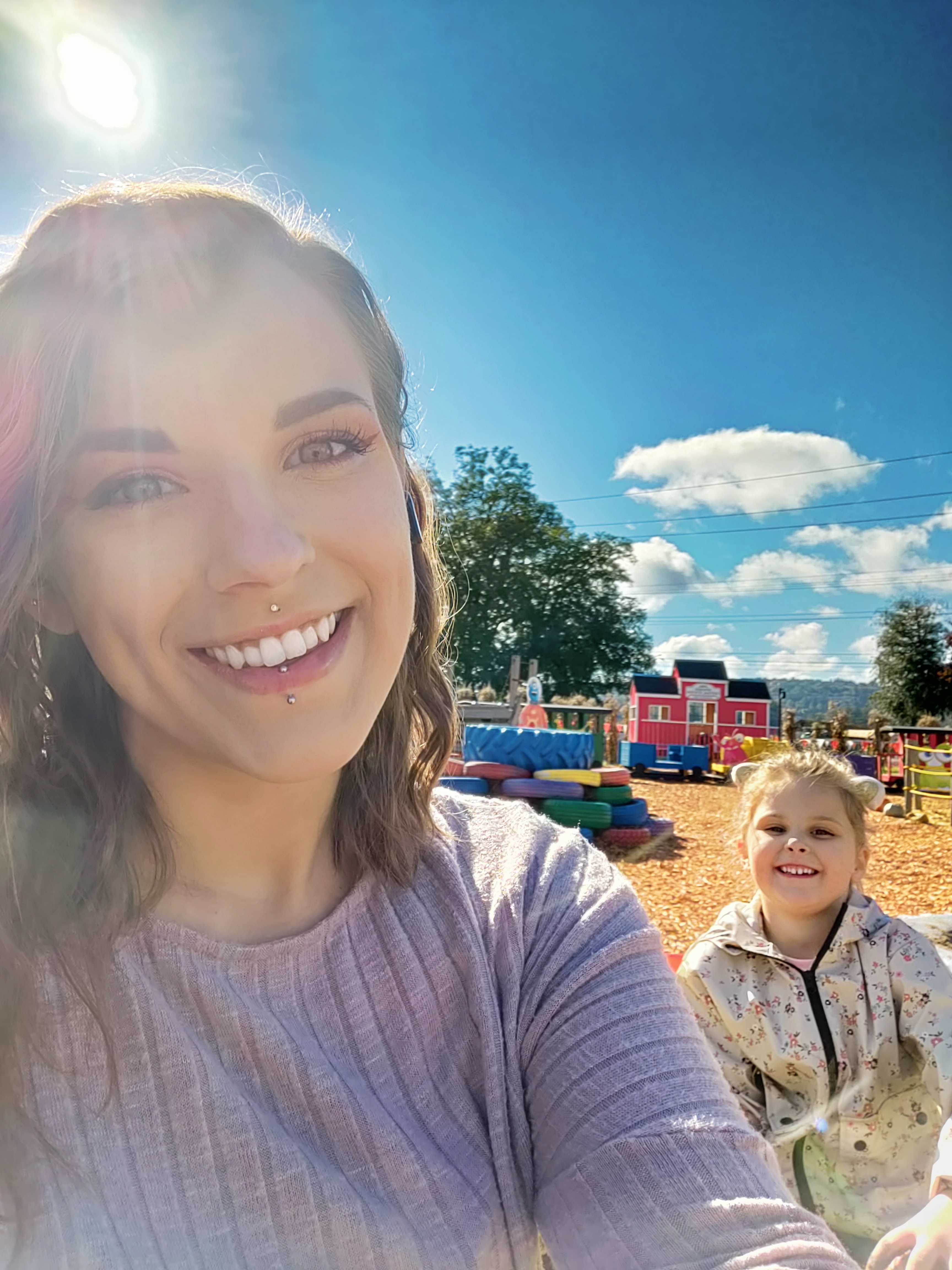 @MissSunshinee avatar